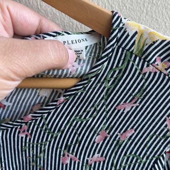 Pleione black and white striped floral ruffle top - Picture 3 of 7